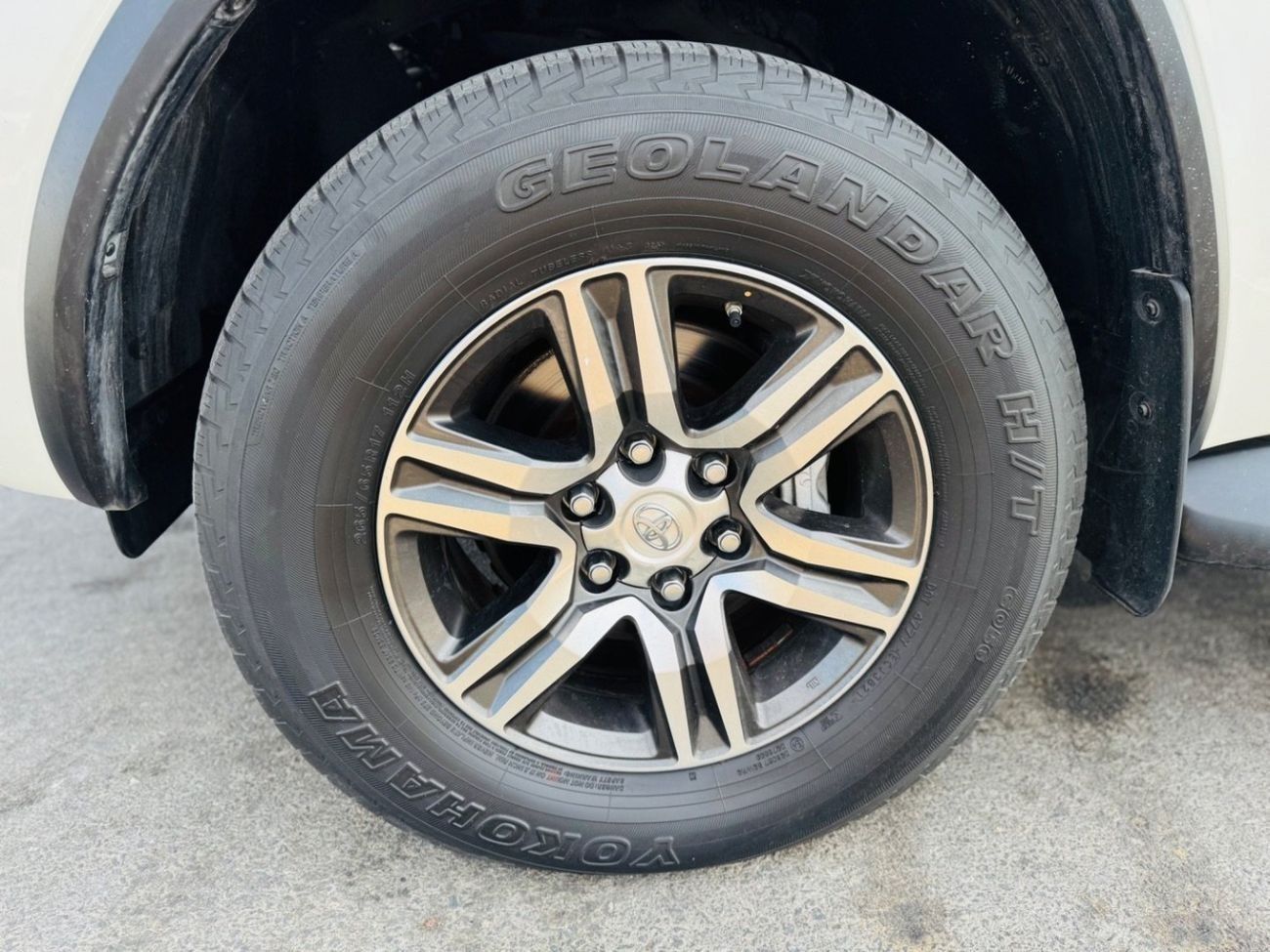 Toyota Fortuner EXR Toyota fortuner 2019 LHD full option 2.7 v4