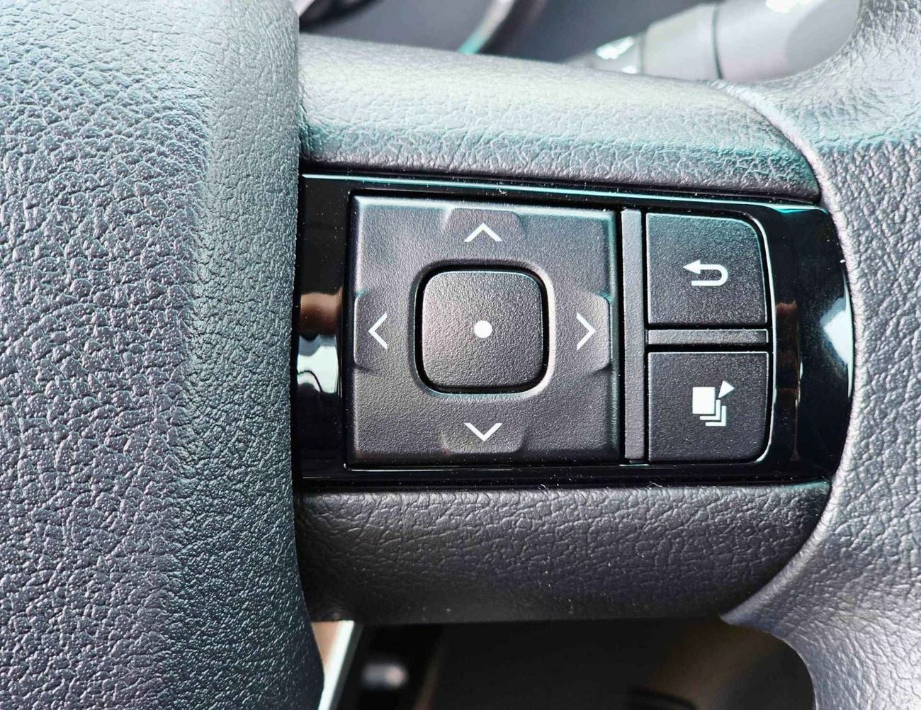 Toyota Hilux SR5 TRD || 4.0L PETROL V6 4WD | WOOD INTERIOR W VISOR | BLIND SPOT | DIFFLOCK | DVD+CAMERA | READY S