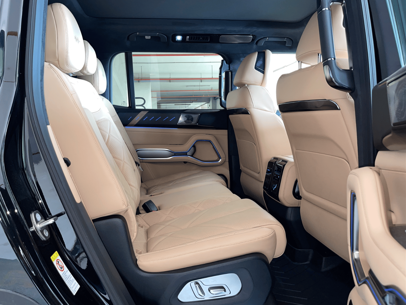 BYD Leopard 8 FLAGSHIP | 14,000km | 7 seater