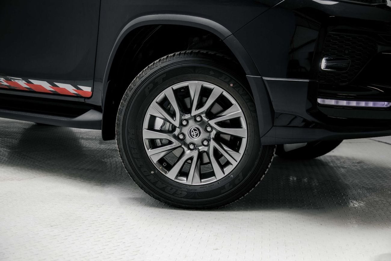 Toyota Fortuner SR5 4.0L - Attitude Black Inside Black | Export