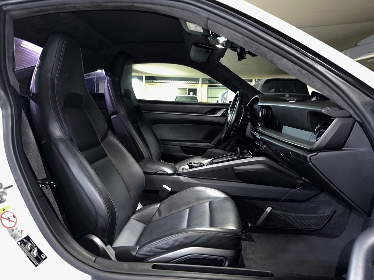 Porsche 911 CARRERA 4S PORSCHE 911 CARRERA 4S 2020 | FULL SERVICE HISTORY | SPORTS CHRONO PACKAGE | SLIDING GLASS SUNROOF