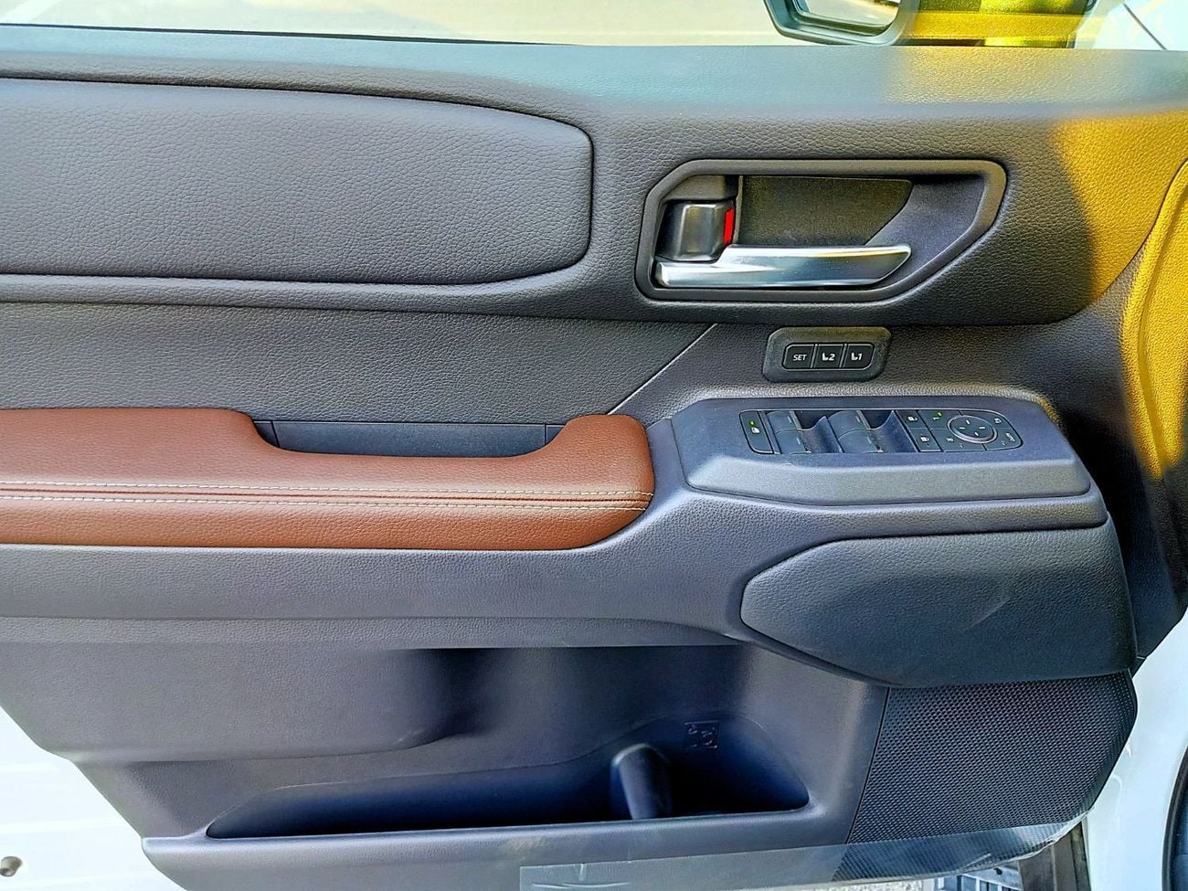 تويوتا برادو أدفينتشر Toyota Prado 2.8l diesel A/T 4WD White color inside Brown 2026 Model