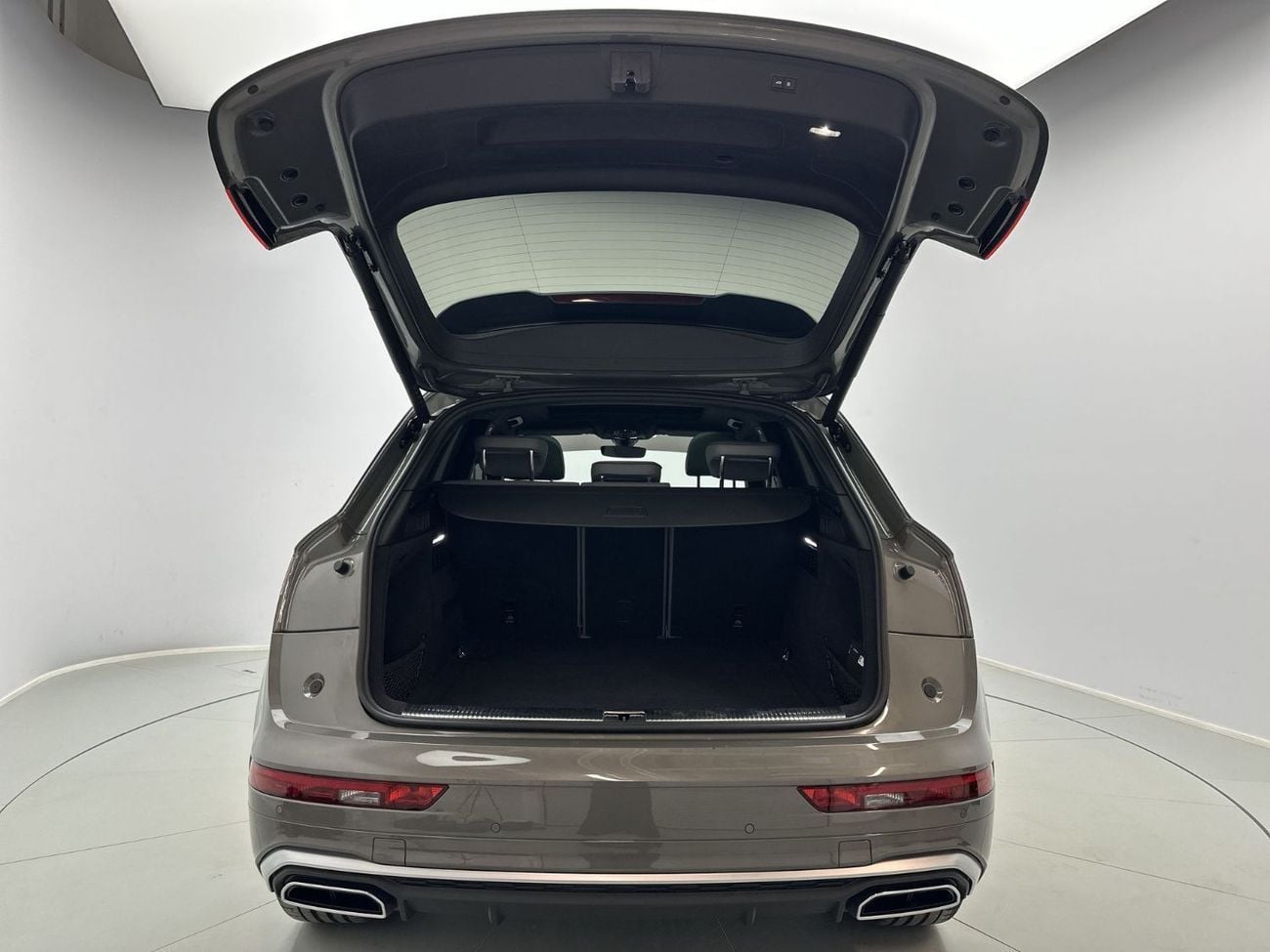 Audi Q5 45 TFSI S-LINE quattro 249hp (Ref# 93948)