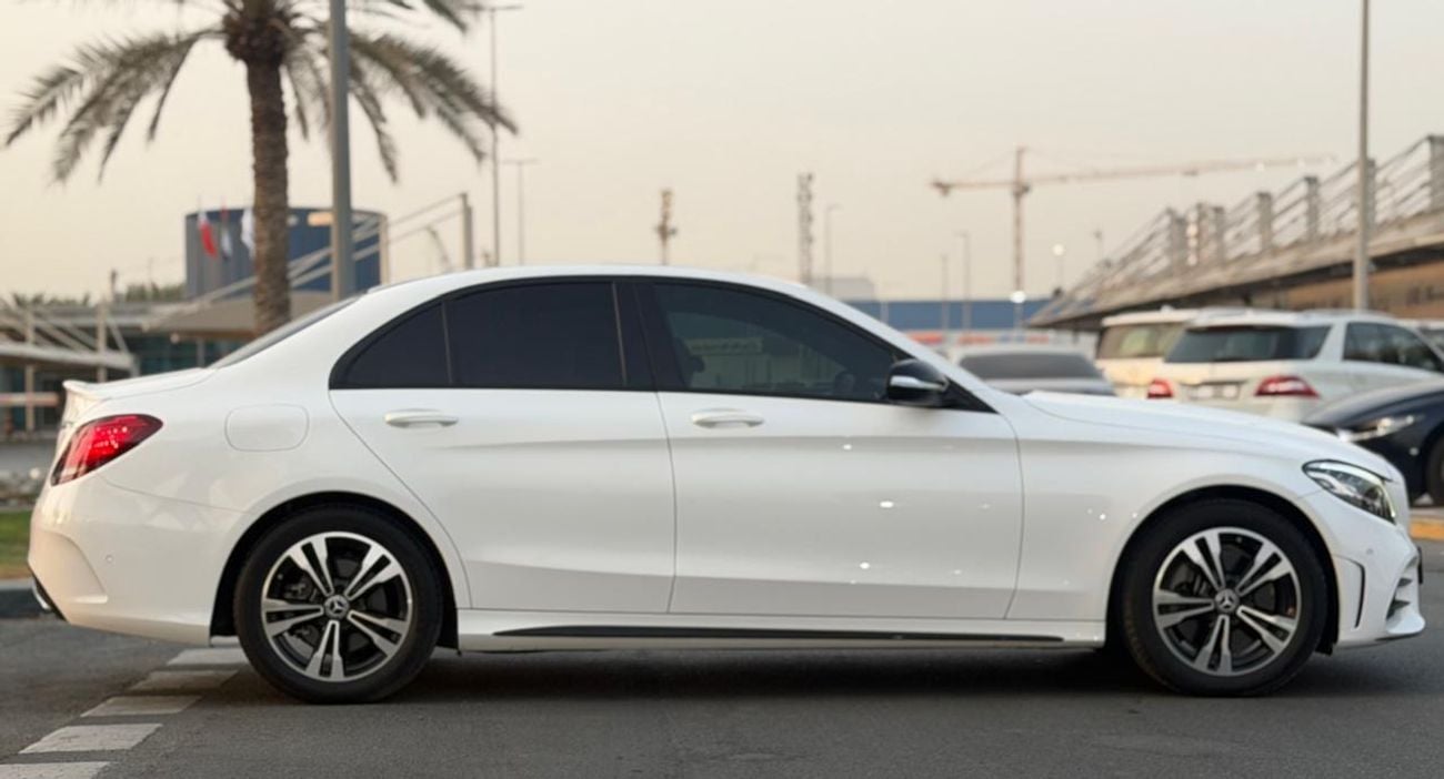 مرسيدس بنز C 200 C260 Mercedes-Benz C-Class C200 2020 -in Low Mileage Excellent Condition