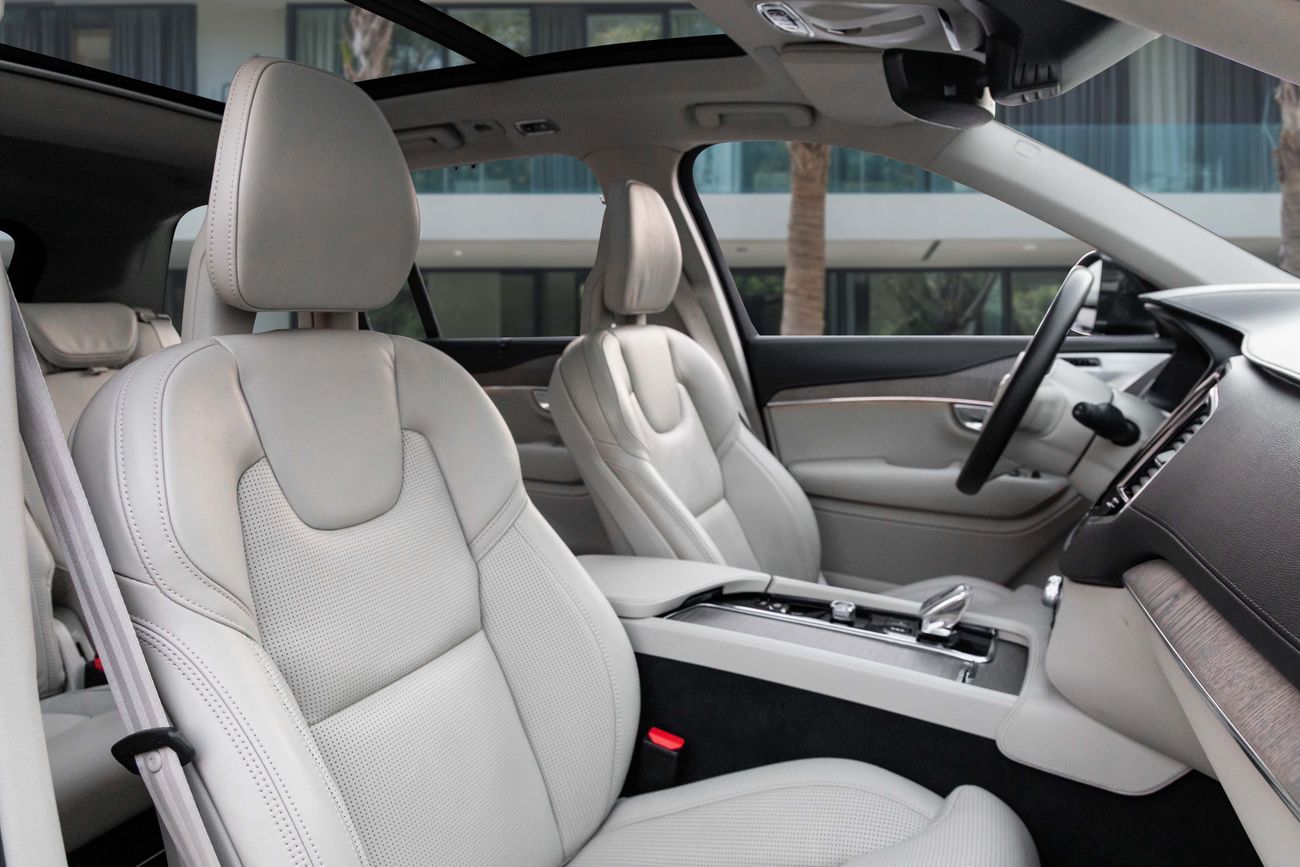Volvo XC90 B6 INCRIPTION XC90 B6 R-DESIGN | 2,742 P.M | 0% Downpayment | FULL OPTION | Excellent Condition!