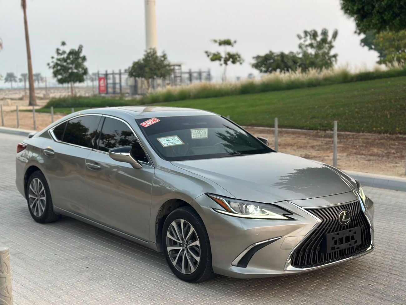 لكزس ES300h PREMIER