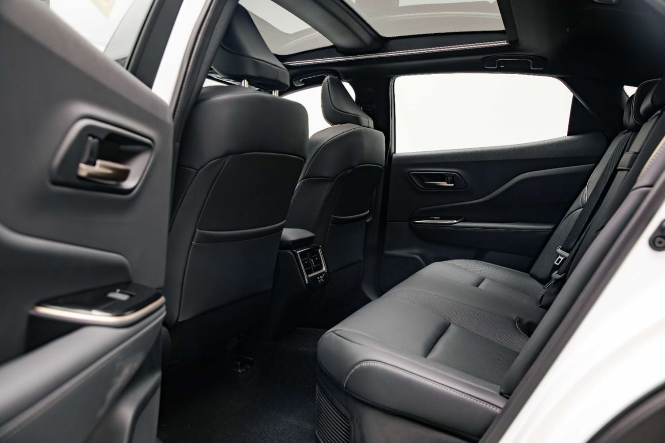 Toyota Crown PLATINUM HEV 2.5L - Precious White Pearl Inside Black | Export Only