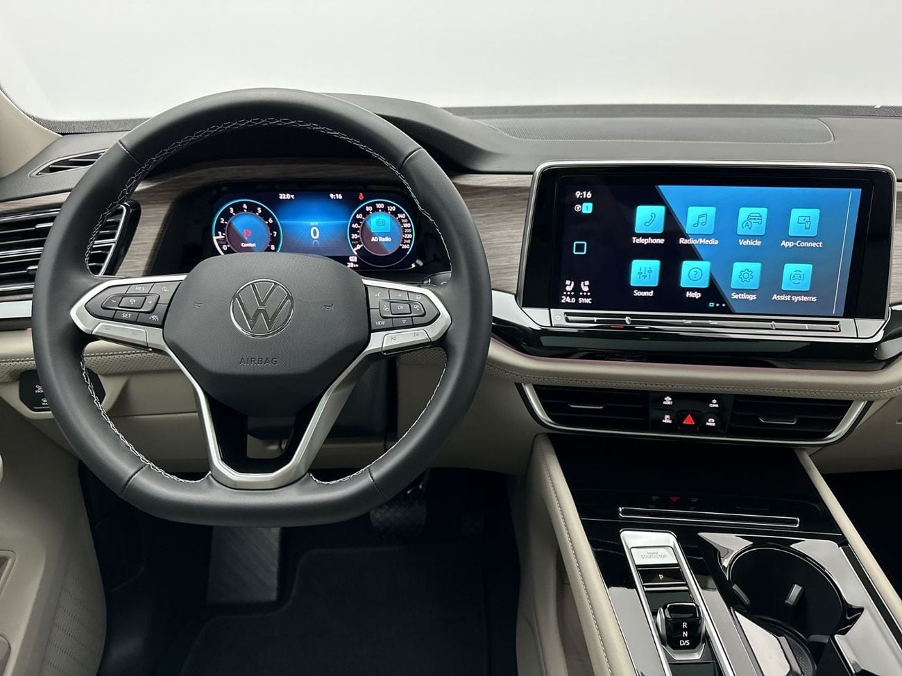 Volkswagen Teramont COMFORTLINE Teramont Comfortline 2L (Facelift 2) | 7-Seater | Panoramic Sunroof | Leather | Adaptive Cruise