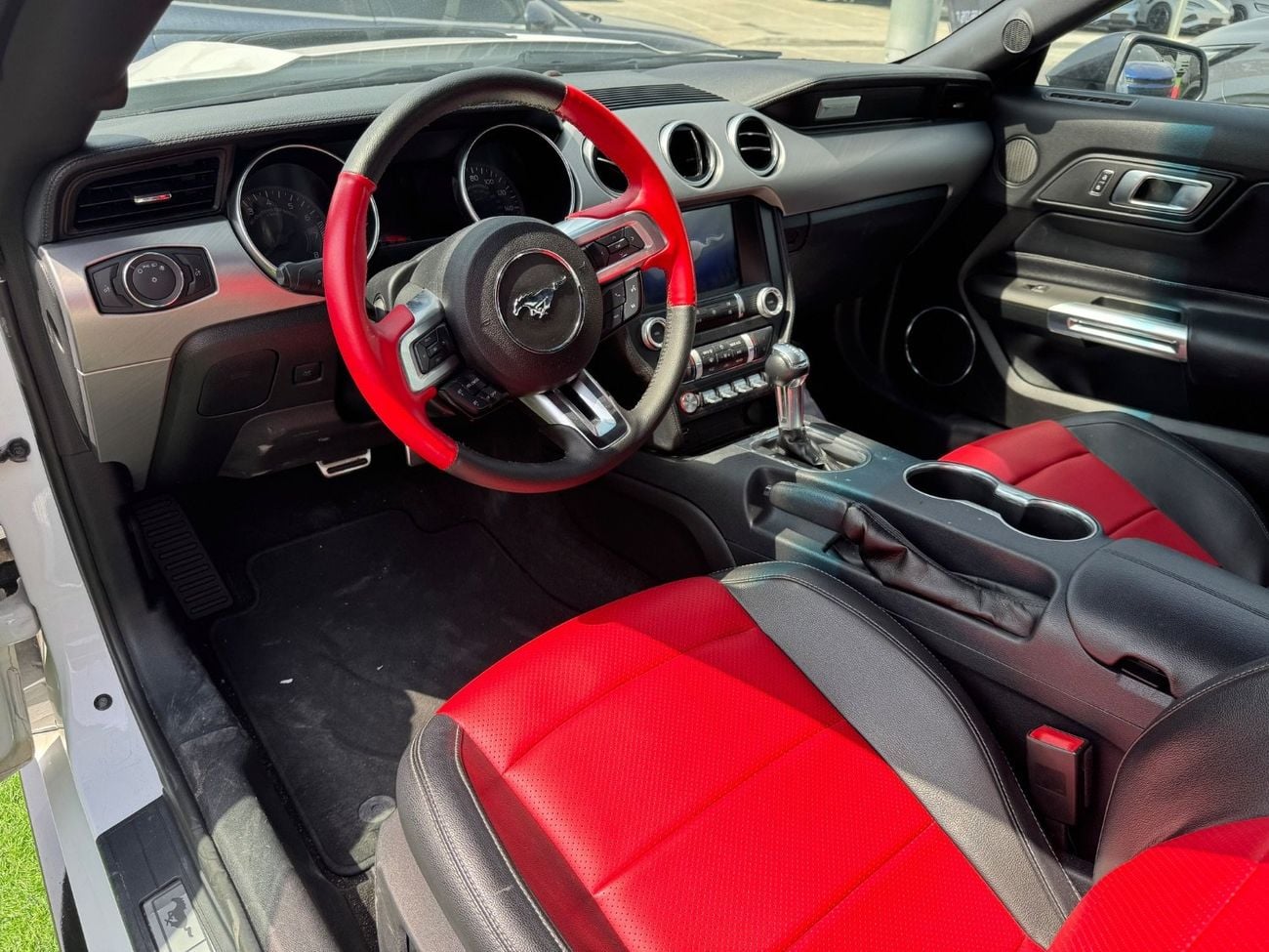 Ford Mustang STANDARD FORD MUSTANG ECOBOOST 2022 | TURBO PRICE: AED 67,000 Model Year: 2022 Exterior Color: White E