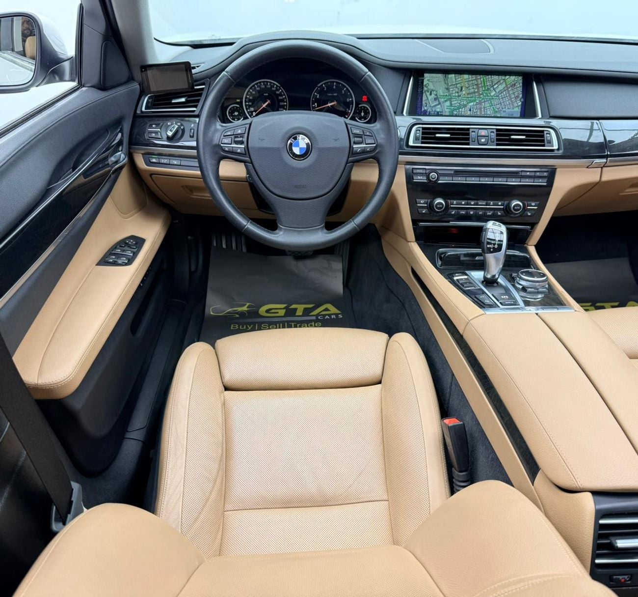 بي أم دبليو 750i