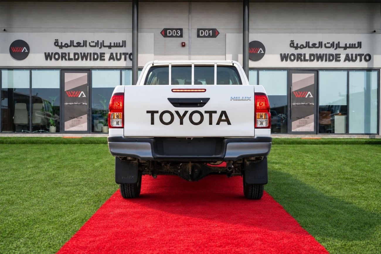 Toyota Hilux GL - Standard 2.7 4x4 Petrol Manual Transmission