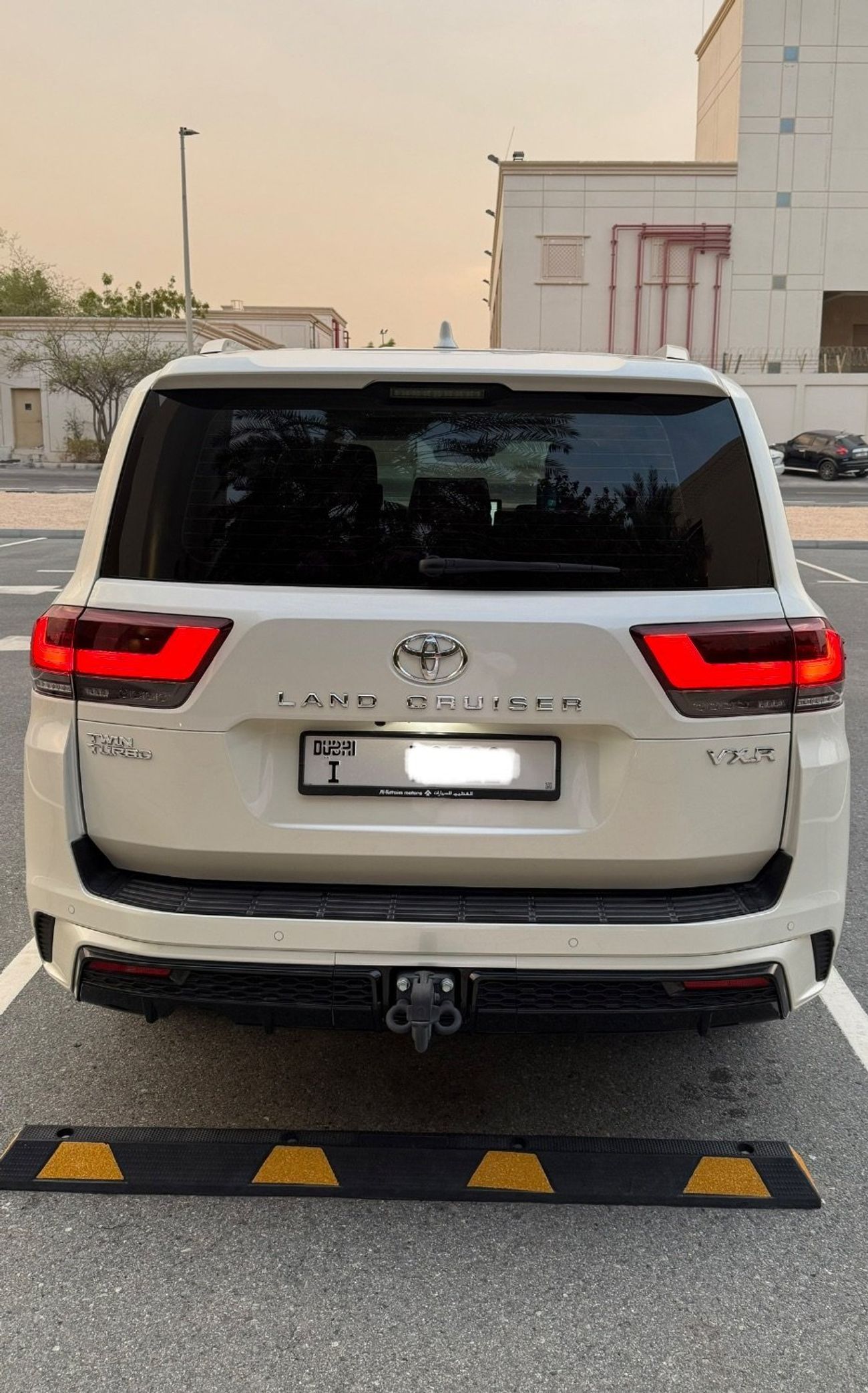 تويوتا لاند كروزر VXR