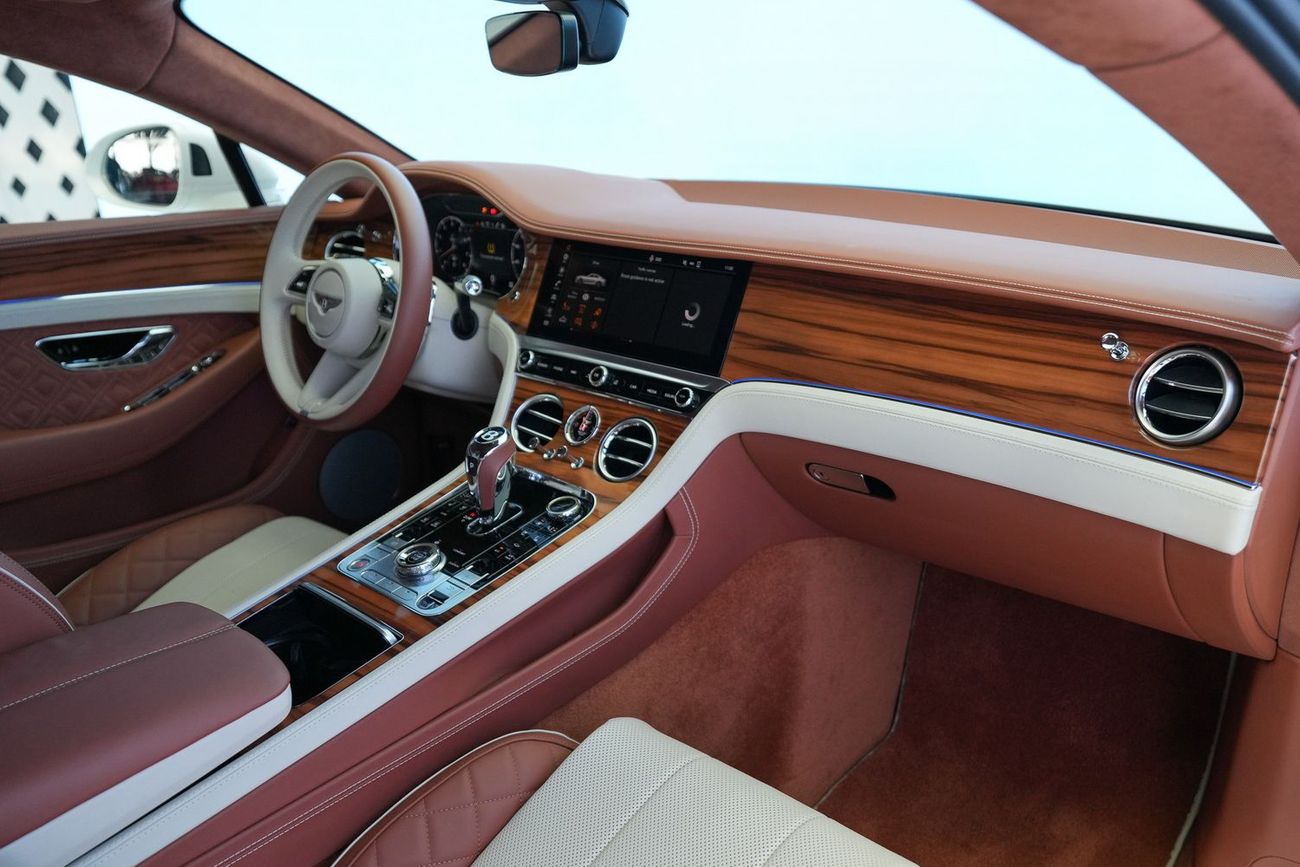 بنتلي كونتيننتال جي تي STANDARD 4.0T V8