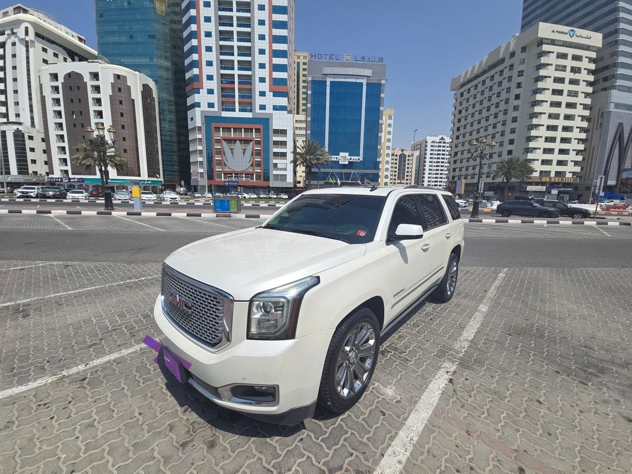 GMC Yukon DENALI PWR STEPS