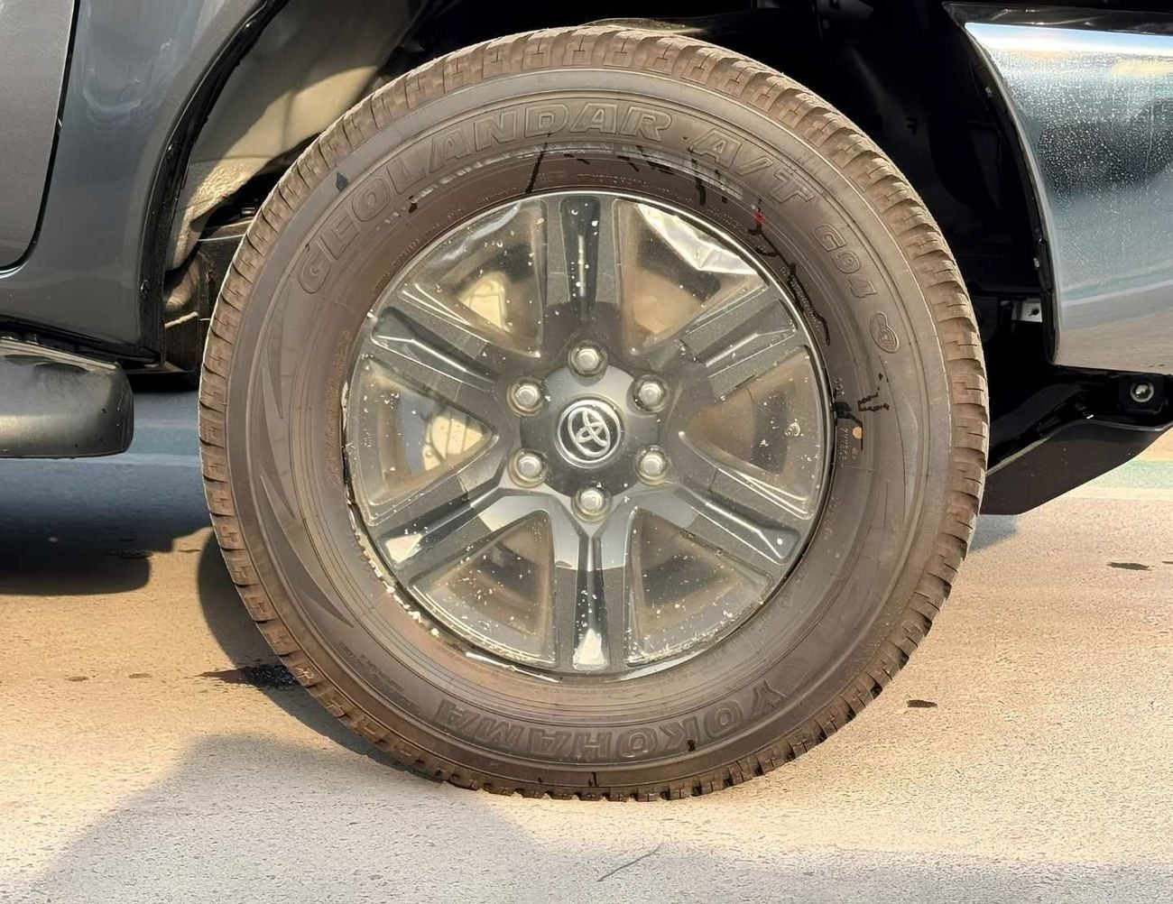 Toyota Hilux SR5 DOUBLE CABIN || 2.8L V4 DIESEL || BLIND SPOT | (CODE # HDAH1)