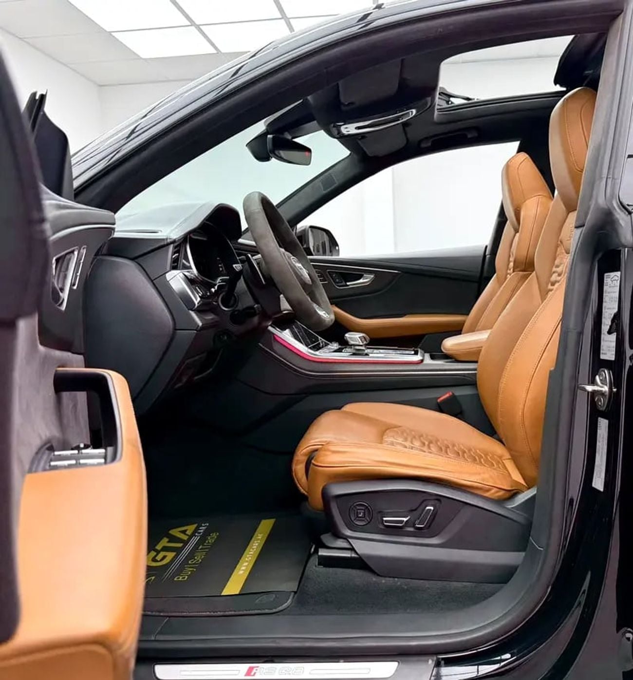 Audi RSQ8 RSQ8 4.0TFSI Quattro, Service Pack, Warranty, Full Service History, GCC