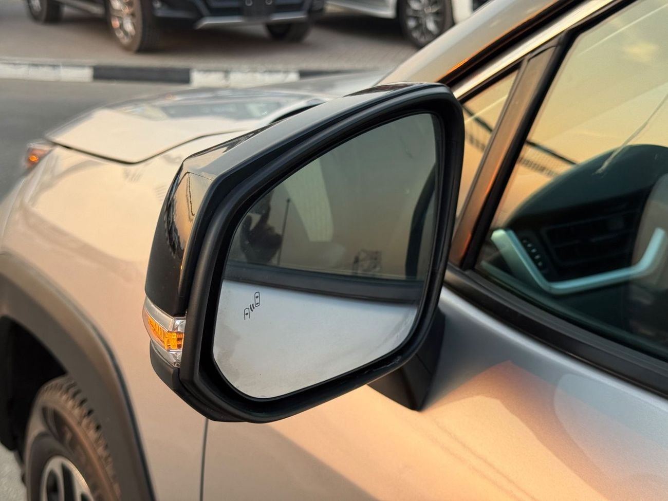 Toyota RAV4 LE 2022 TOYOTA RAV4 XLE MOONROOF 2.5L 4WD KM: 56000