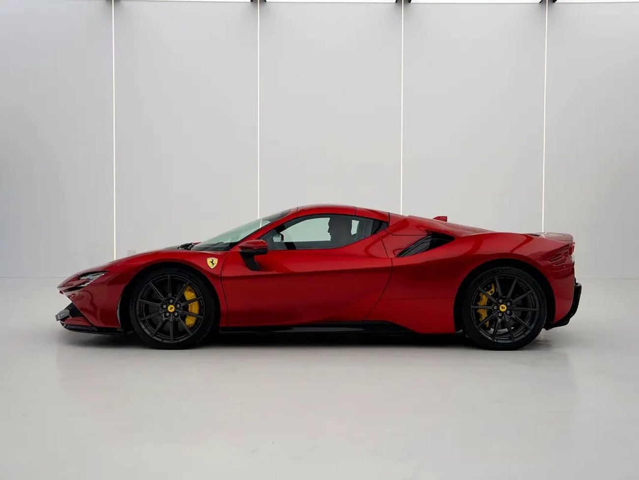 فيراري SF90 ستراديل سبايدر BRAND | CARBON FIBRE WHEELS | SPECIAL 4-LAYER PAINT