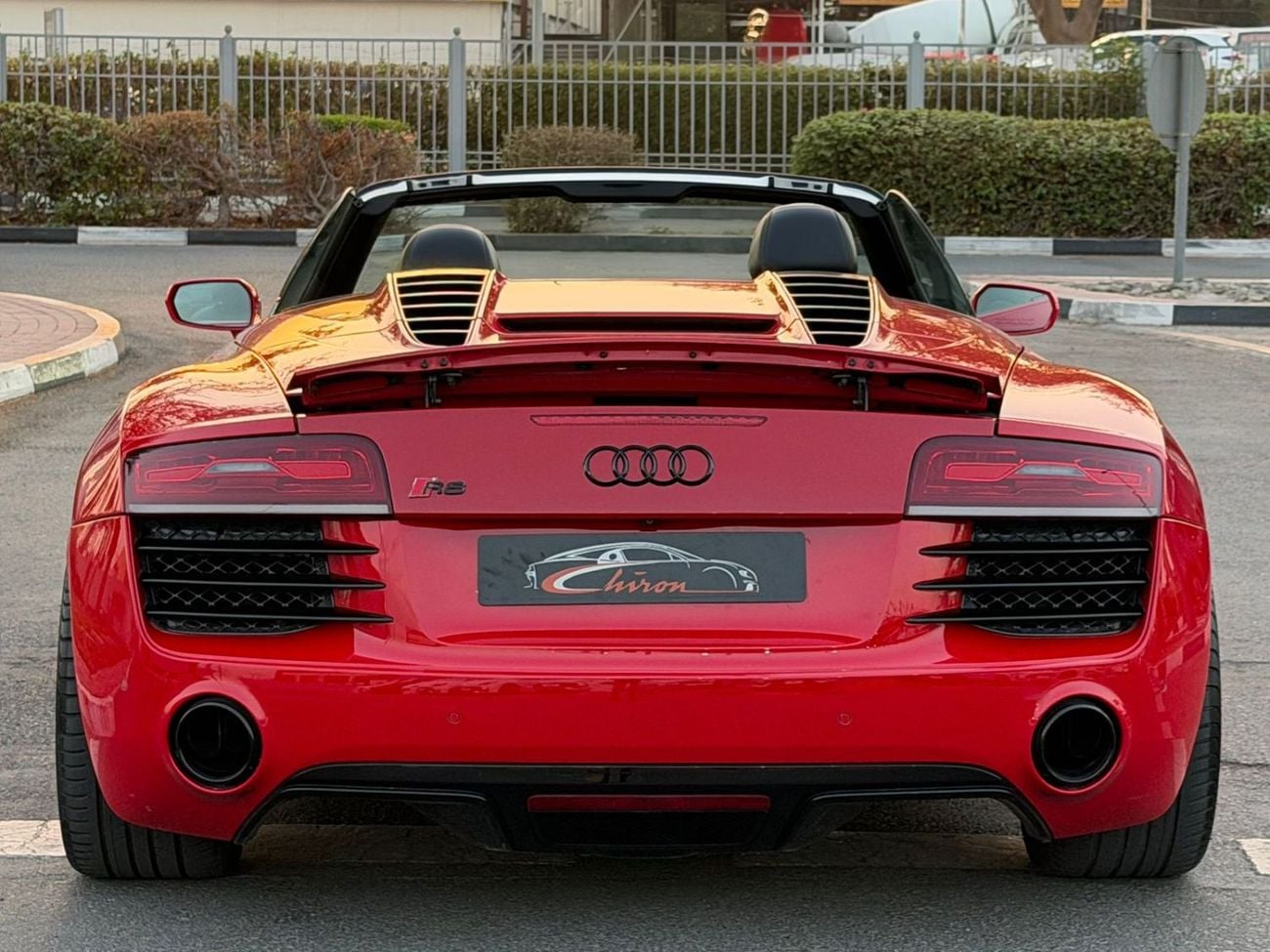 Audi R8 Spyder FSI Audi R8 Spyder 2016 GCC Specs V8 Convertible in Perfect Conditions