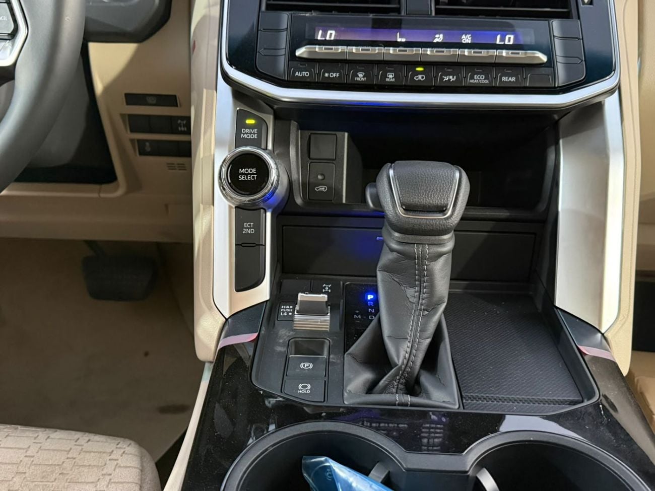 Toyota Land Cruiser GXR LAND CRUISER GXR 3.3L TWIN TURBO DIESEL WITHOUT SUNROOF 2026 MODEL