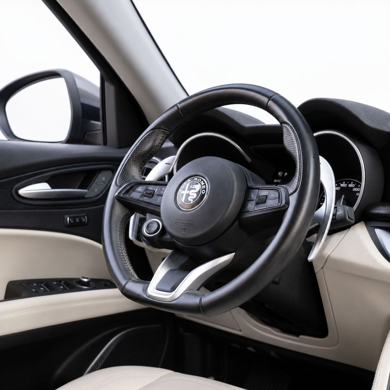 Alfa Romeo Stelvio SUPER AED 1,244 P.M • 0% Downpayment • Alfa Romeo Stelvio Super • 1 Year Warranty