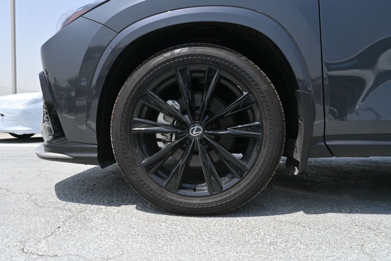 لكزس NX350h PLATINUM لكزس NX350h F-Sport 2.5L هايبرد دفع رباعي موديل 2026، اللون رمادي