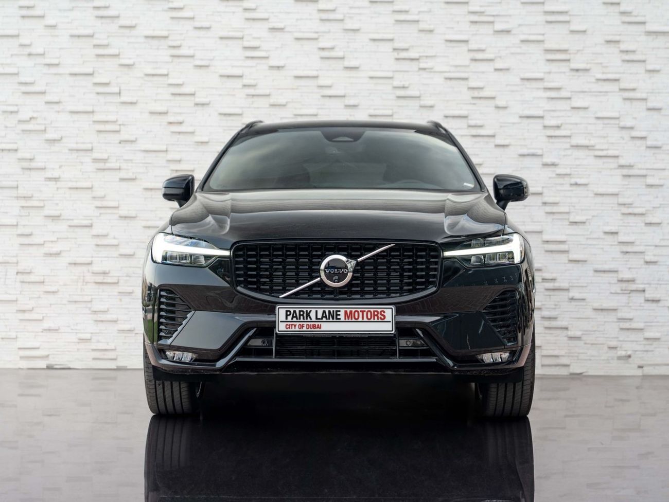 Volvo XC60 ULTIMATE DARK Volvo XC60 B5 2024 GCC specs