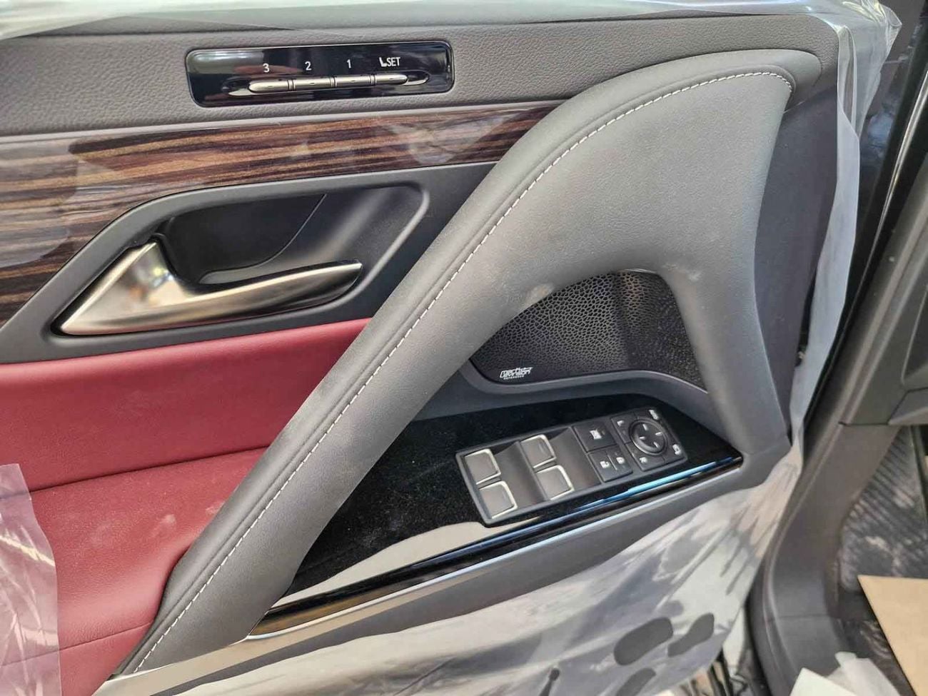 Lexus LX600 PRESTIGE