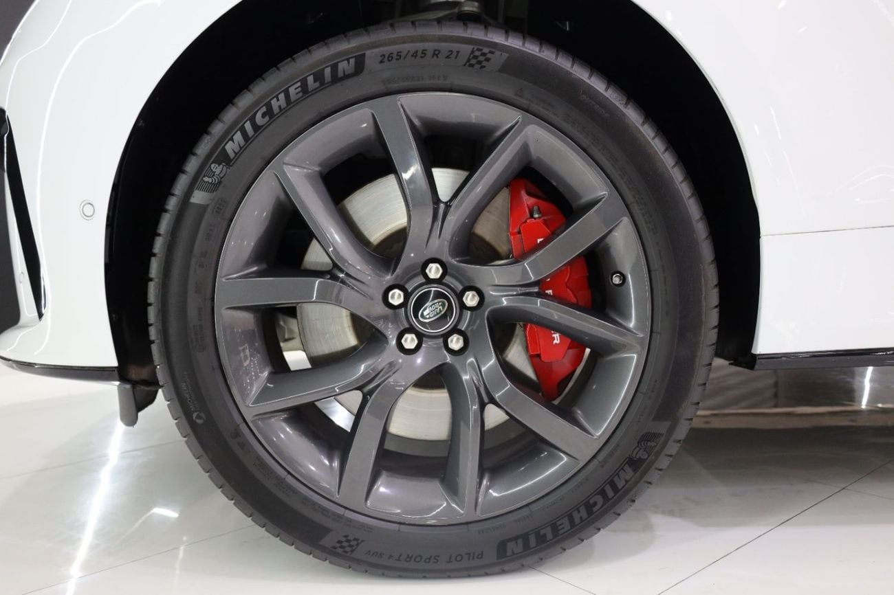 لاند روفر رينج روفر فيلار SVAutobiography Dynamic 5.0L 2020 Range Rover Velar SV Autobiography, Rear Entertainment Display, Panoramic Roof, GCC Specs!!