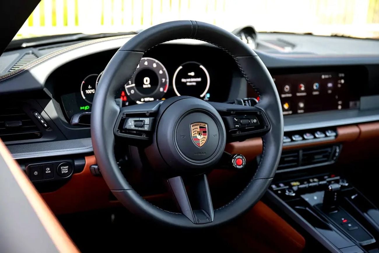 Porsche 911 CARRERA 992.2 | Warranty Till