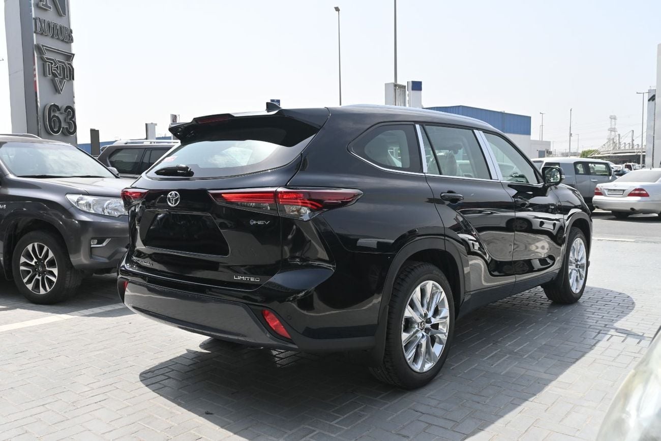تويوتا هايلاندر LTD HEV محرك هجين سعة 2.5 لتر ونظام دفع رباعي، اللون أسود