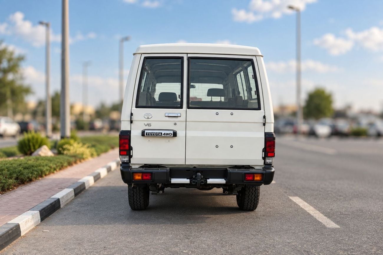 Toyota Land Cruiser 70 LC 78 HARDTOP 4.0L MT 2026 Toyota Land Cruiser 70 Series (GRJ78) 4.0L V6 4WD