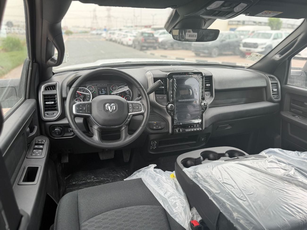 رام 2500 LARAMIE رام 2500 شديدة التحمل | 6.4 لتر | بنزين | أوتوماتيك | جاهزة للتصدير
