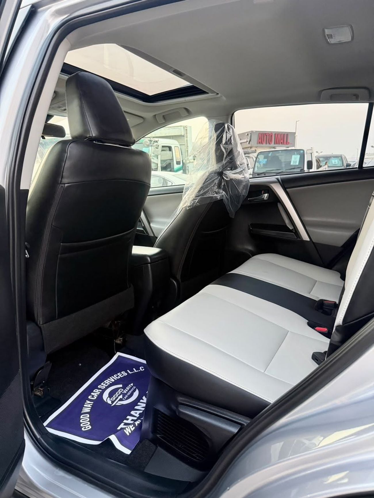 Toyota RAV4 XLE RAV4 XLE HV 4X4