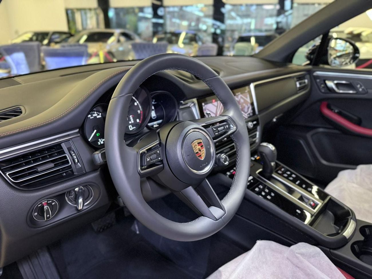 Porsche Macan STANDARD 2026 Porsche Macan| GCC | Dealer Warranty | 21-inch RS Spyder Rims