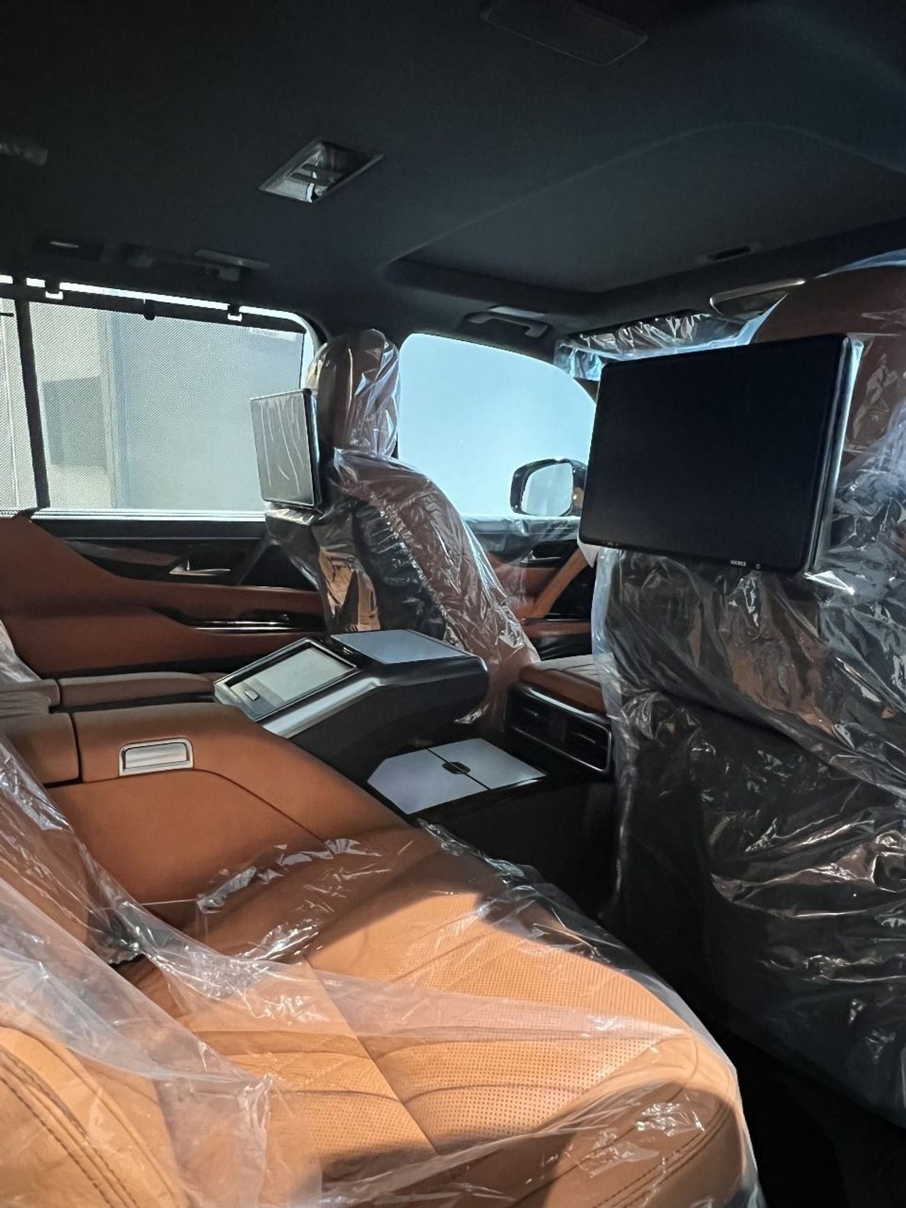 لكزس LX 600 VIP LX600 VIP 4-Seater Euro Spec