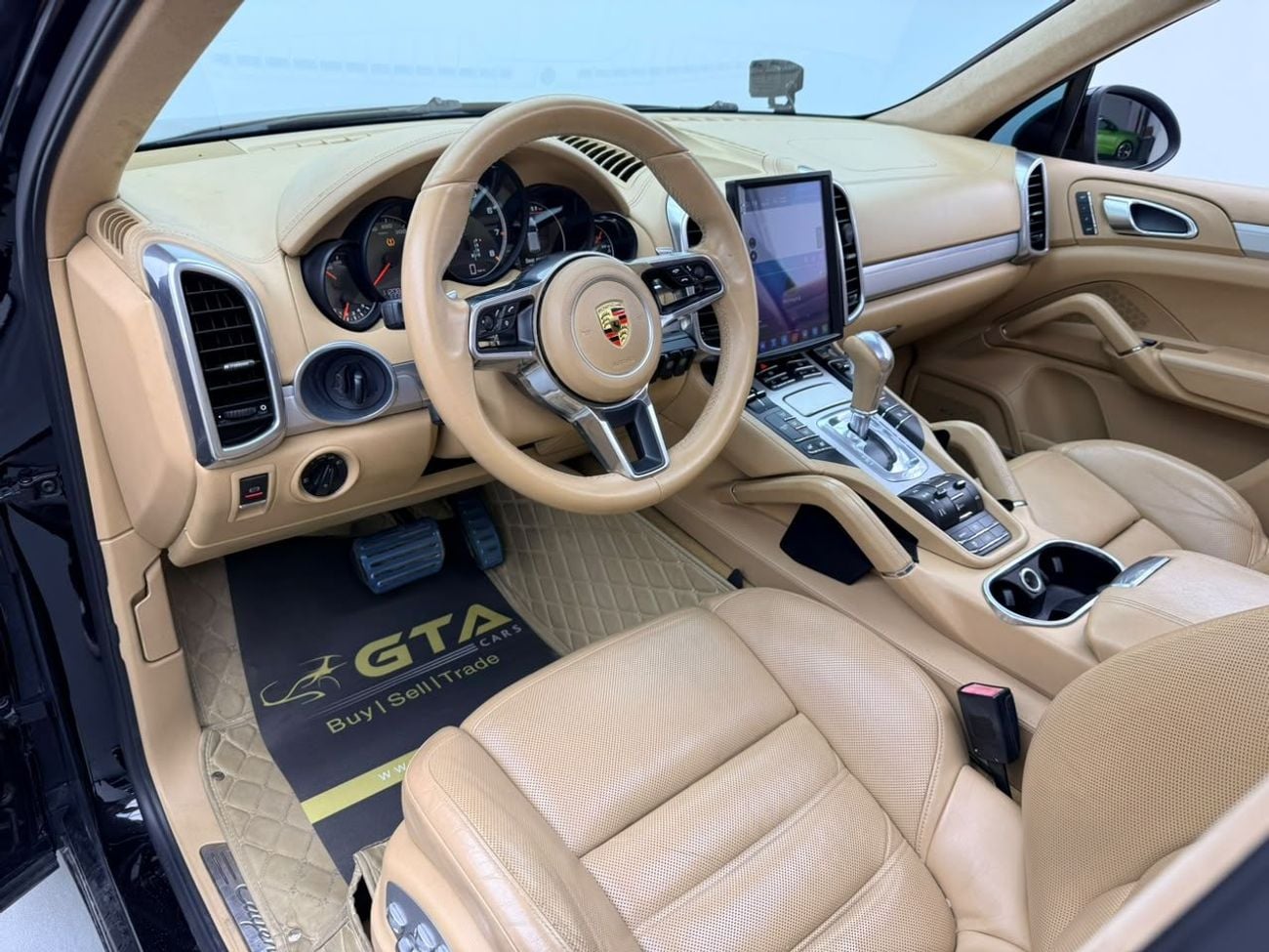 Porsche Cayenne TURBO **2011 Porsche Cayenne Turbo, Excellent Condition, American Specs.