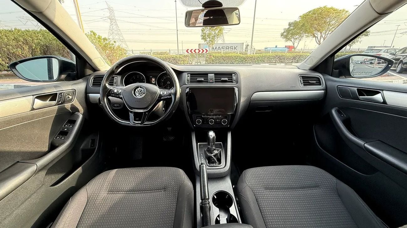 Volkswagen Jetta SE GCC Specs , excellent condition
