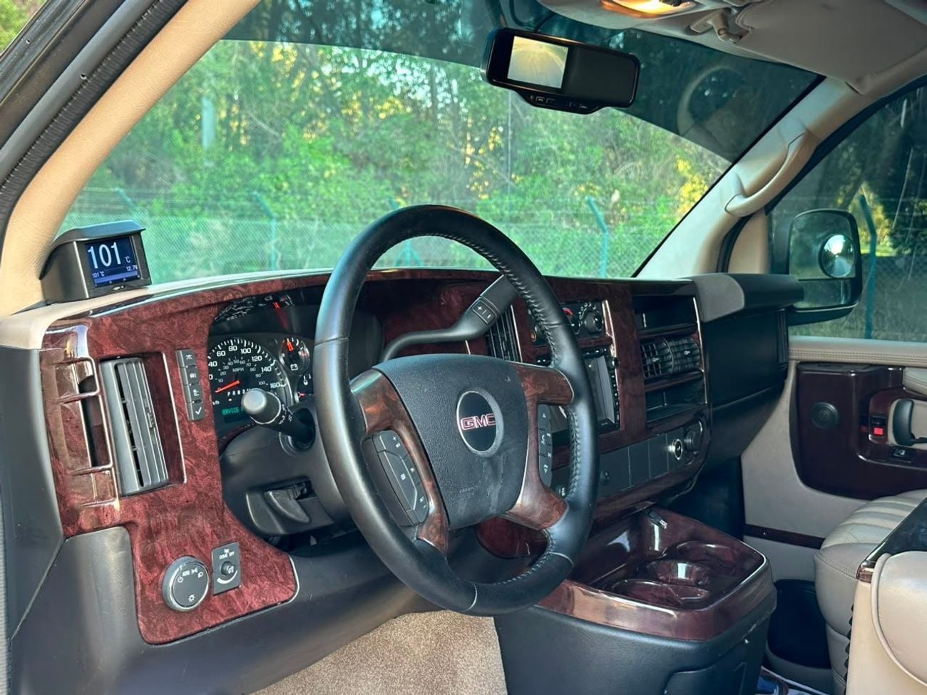 جي أم سي سافانا GMC SAVANA 2013 GCC // VIP ROOM // TV // ACCIDENT FREE // PERFECT CONDITION // 9 SEATS