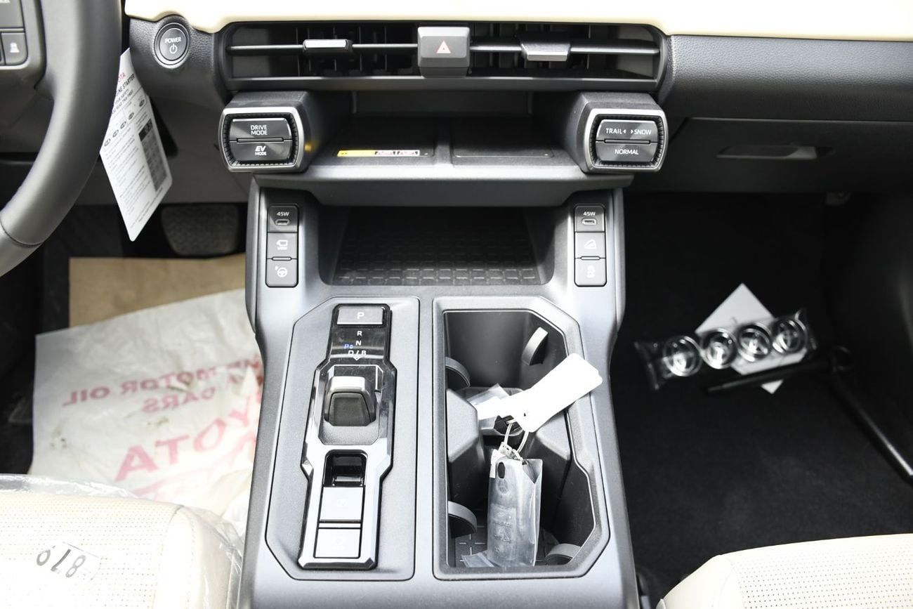 Toyota RAV4 LTD HEV 2.5L HEADUP DISPAY ! AUTO PARK ! PANAROMIC ROOF !360 CAMERA