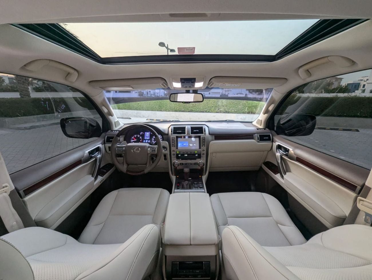 لكزس GX 460 PREMIER مواصفات خليجية، محرك V6، حالة داخلية وخارجية ممتازة