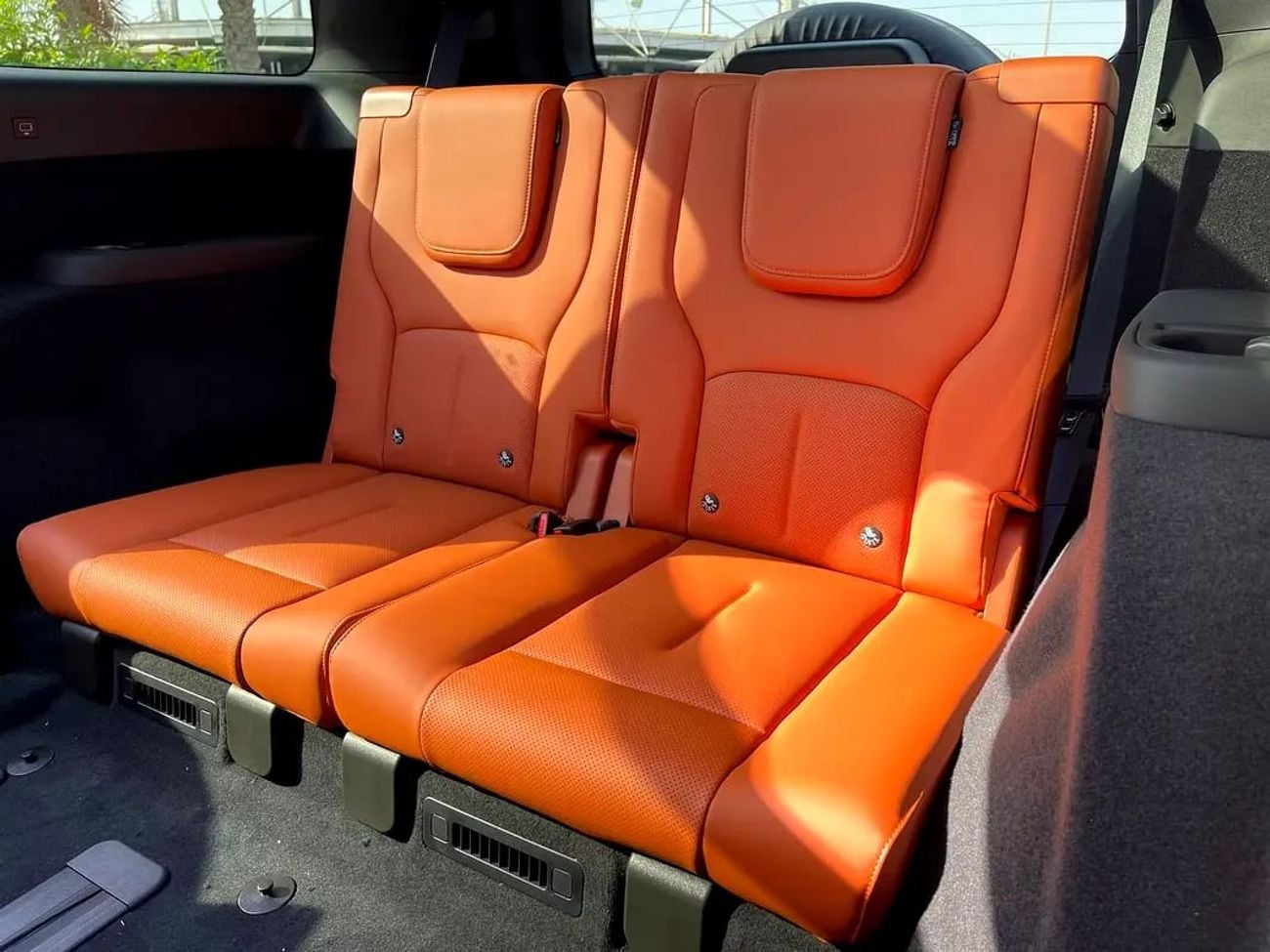 ROX 01 VIP / 6 SEATS VIP / / BIG BATTERY / WARRANTY AND CONTRACT SERVICE EVS