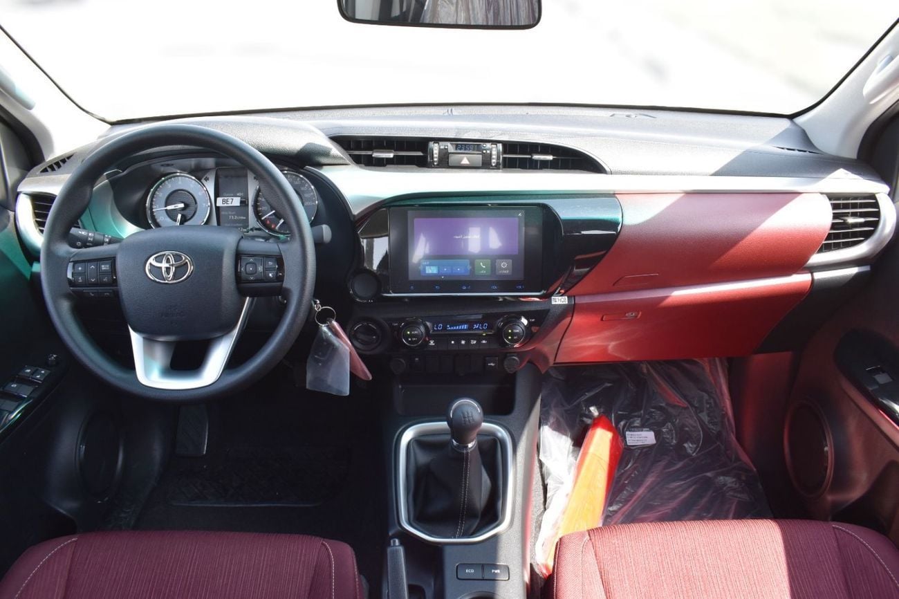 Toyota Hilux SR5 2.7L V4 PETROL MANUL