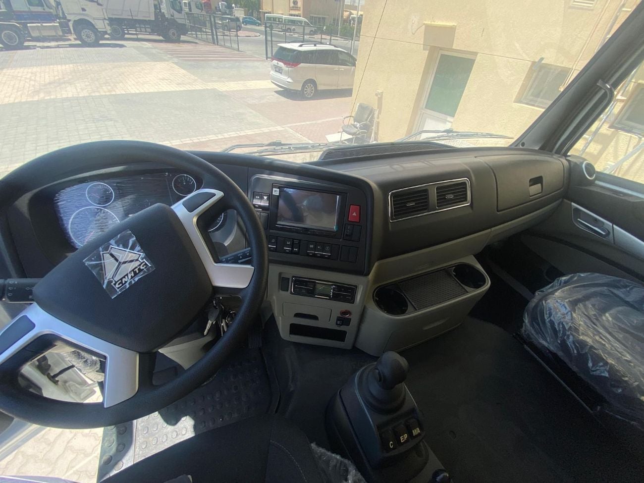 Sinotruk Howo NX Tractor Sinotruck Howo NX TRACTOR 2025 Model 4*2