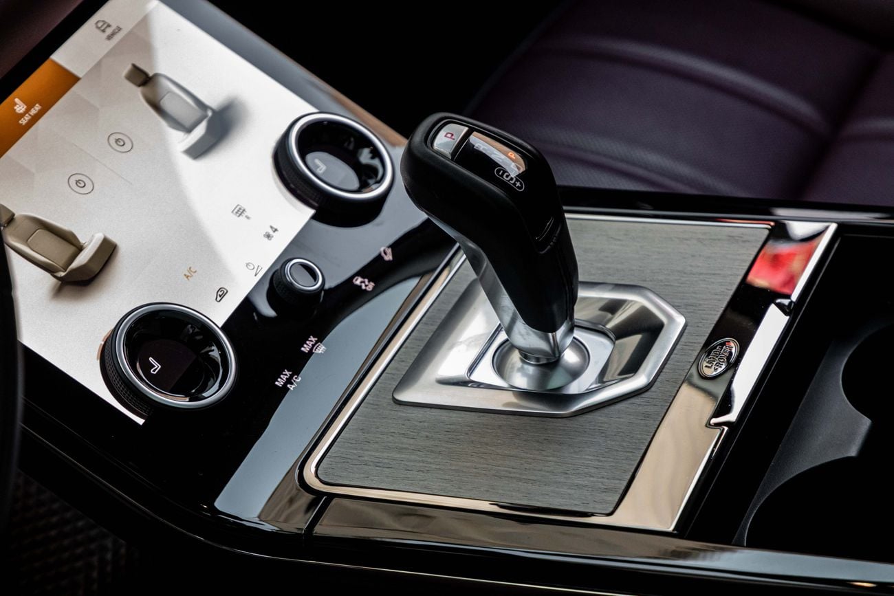 لاند روفر رانج روفر إيفوك R-Dynamic Range Rover Evoque P250 SE R Dynamic | 2,546 P.M | 0% Downpayment | UNDER WARRANTY