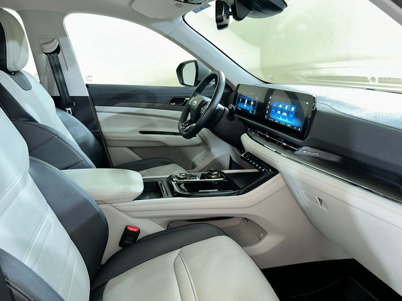 فورد تيريتوري TITANIUM TER4225/ سيارات الطاير / معرض القوز