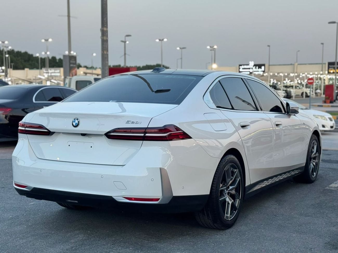 بي أم دبليو 520i M SPORT