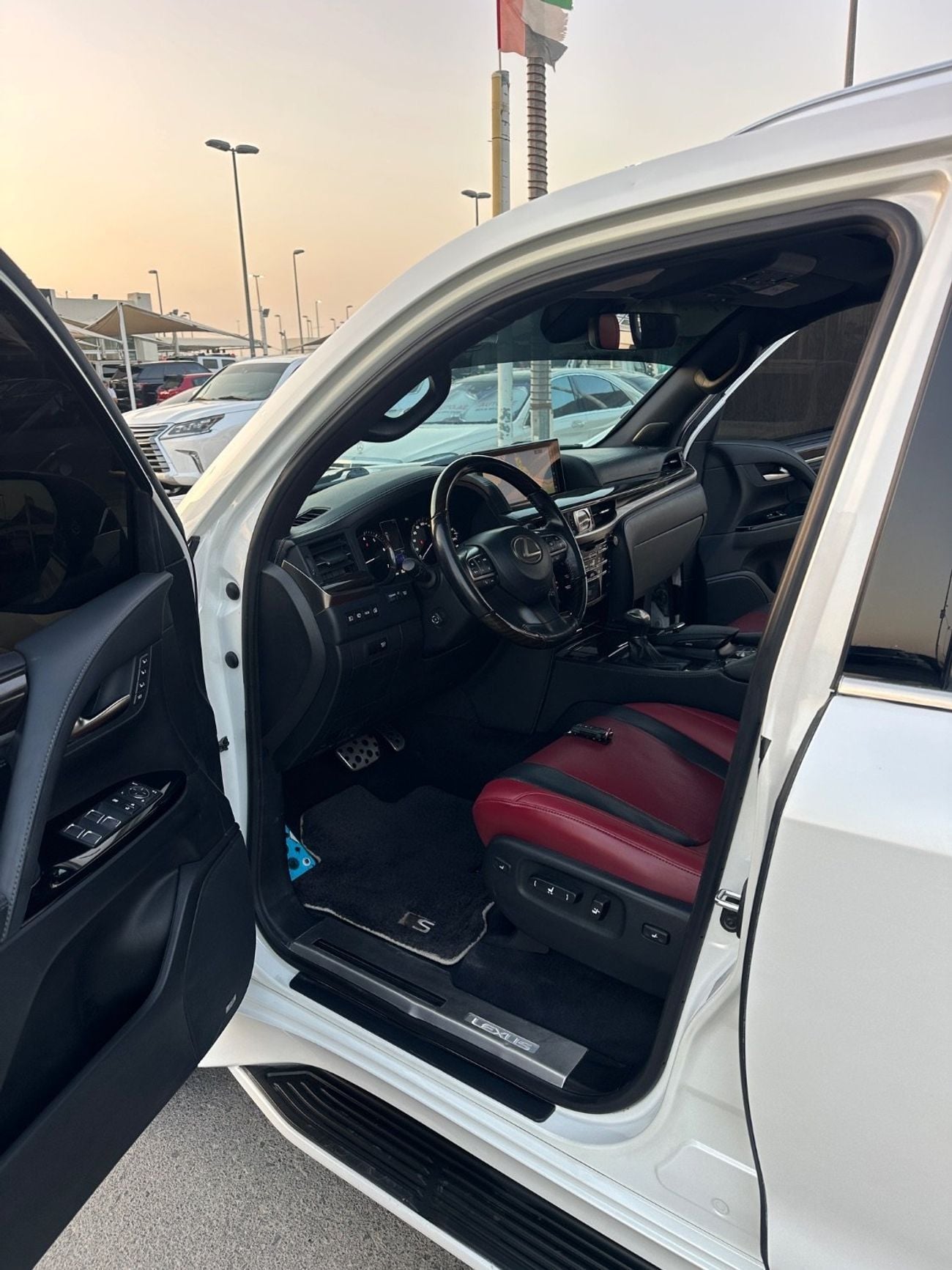 Lexus LX570 PLATINUM SIGNATURE