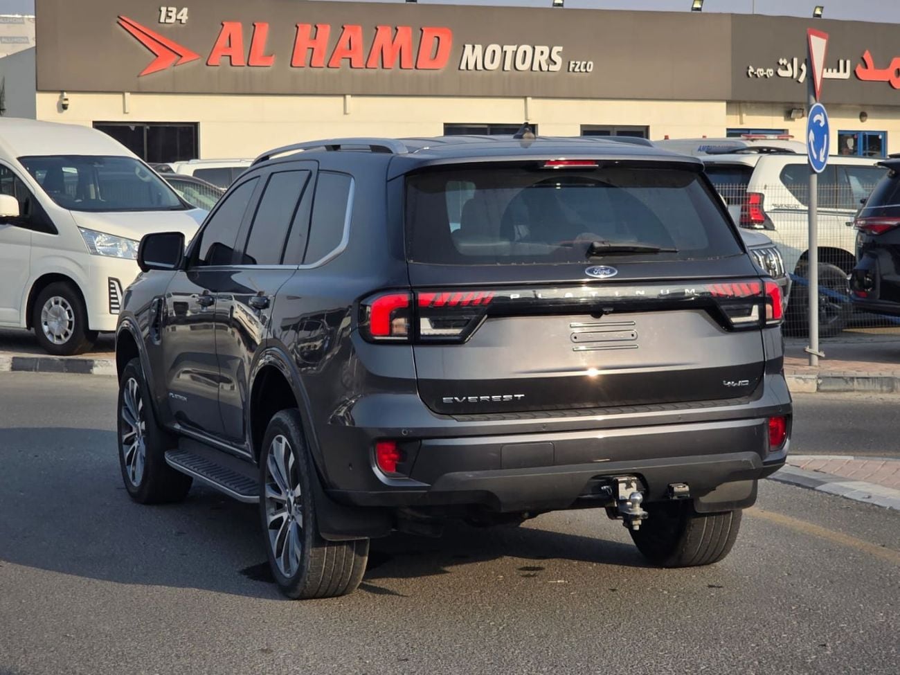 Ford Everest diesel 3.0L Platinum liter RHD ,7 seater only for export available