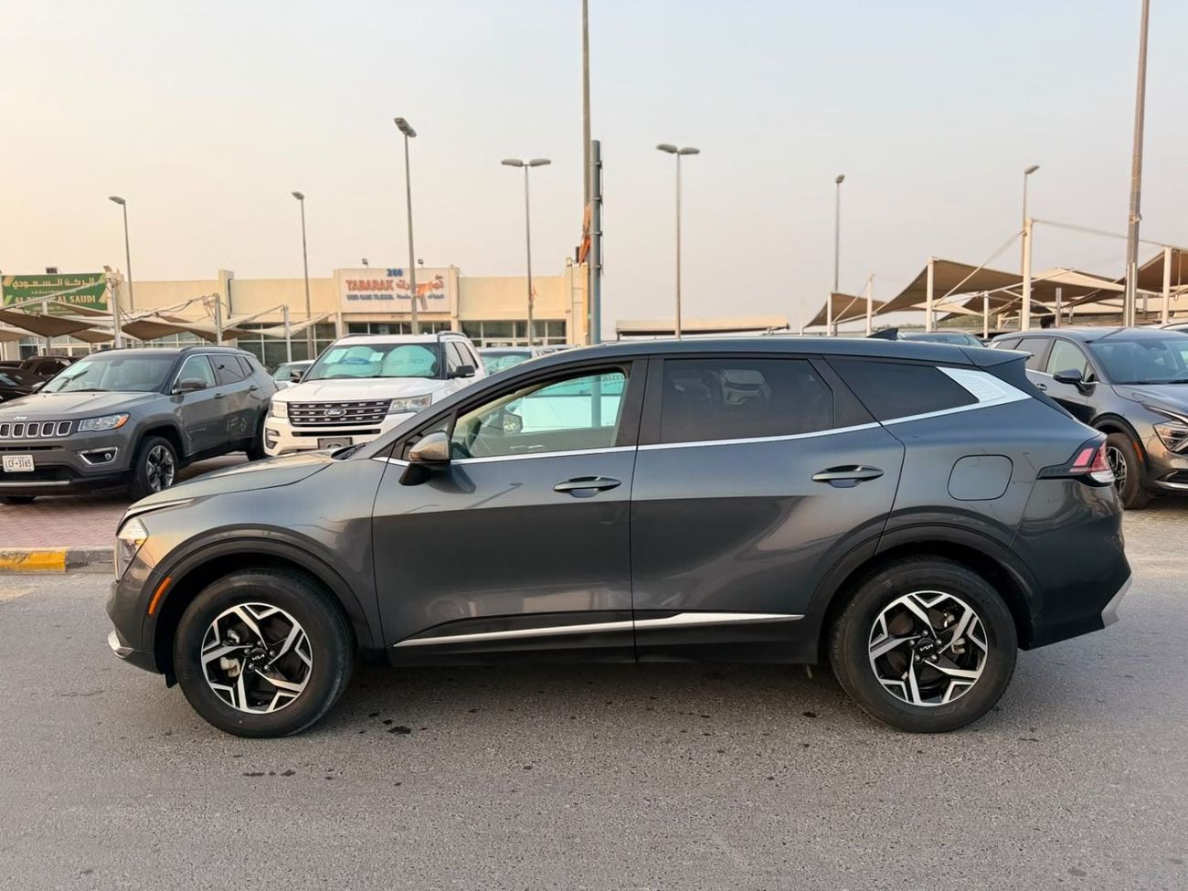 Kia Sportage LX very clean car